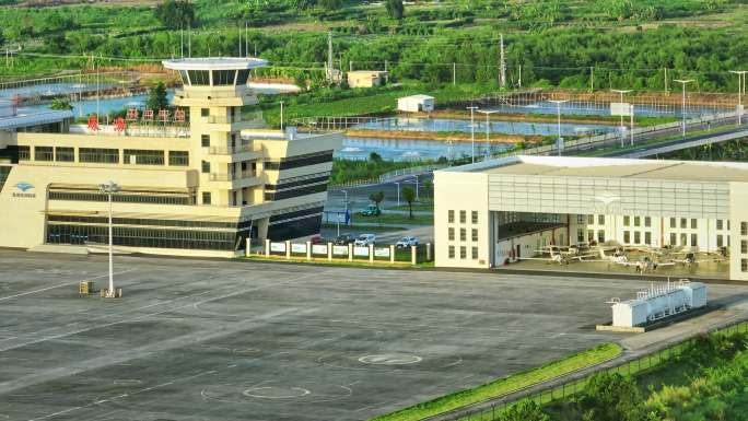 4k航拍珠海莲洲通用航空机库小飞机