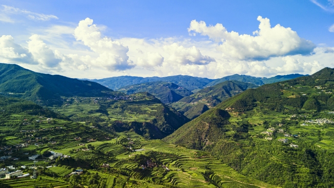 楚雄树苴大山航拍延时