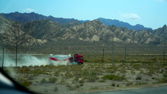 卡车 运输车 油罐车 无人区 荒漠
