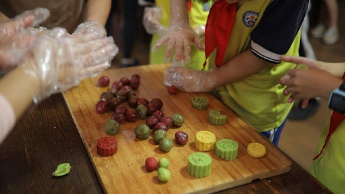 八月十五儿童手作自制月饼
