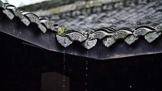 古建筑青瓦房雨天雨意屋檐落雨