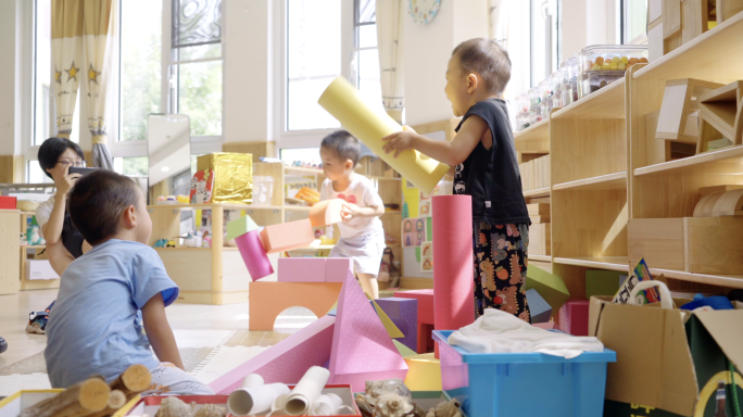 幼儿园入学 孩子成长  绘画 涂鸦 儿童