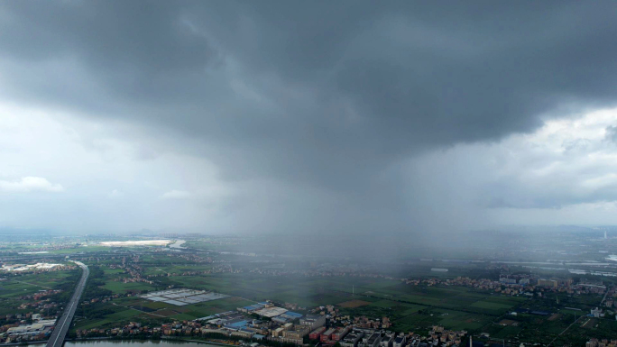 暴雨来袭，强对流天气，南方夏季气候