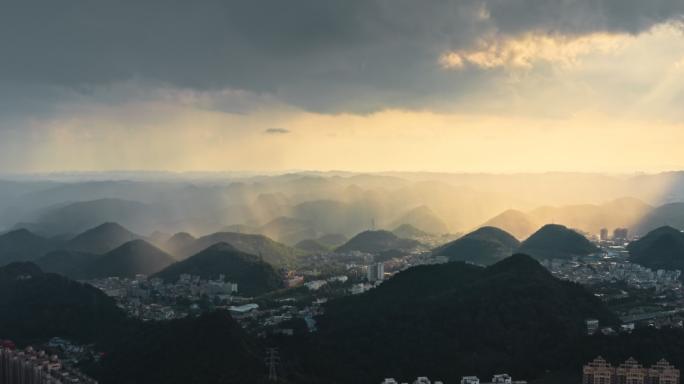 夕阳暴风雨来临