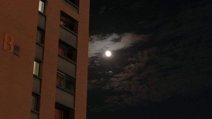 4k航拍夜空月亮