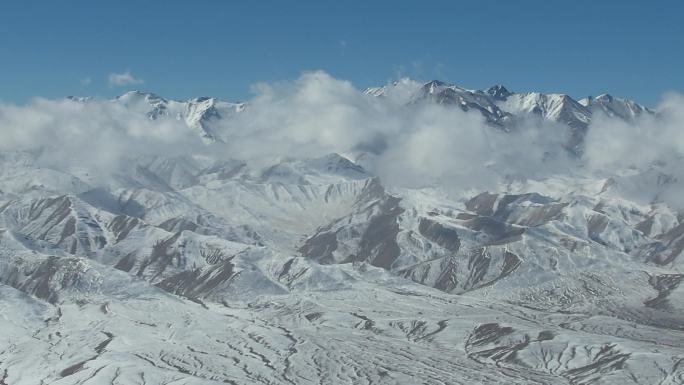 祁连山雪山户外山区旅行航拍冬季雪山