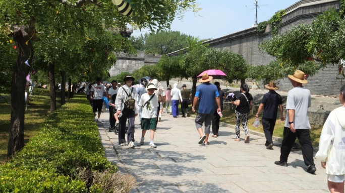 夏日景区游客