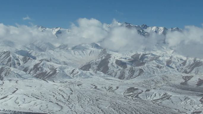 祁连山雪山户外山区旅行航拍冬季雪山