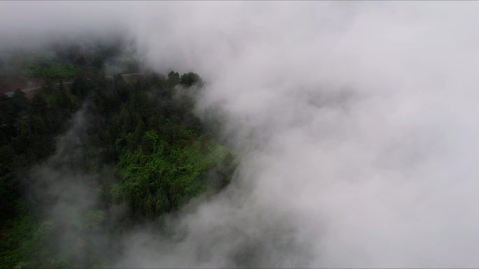 华蓥山山脉大雾