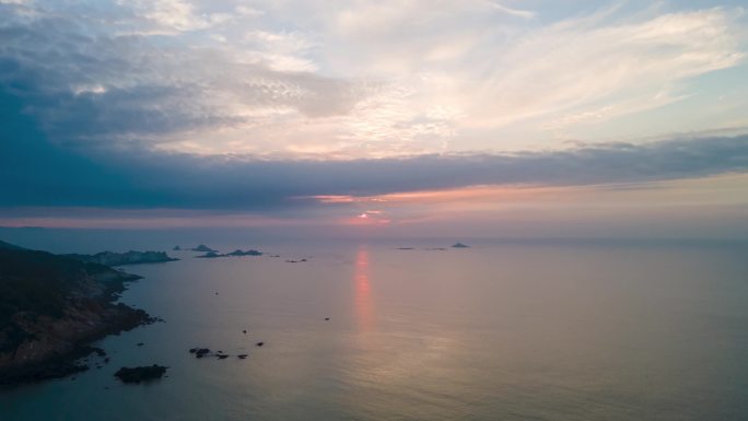 航拍大海夕阳晚霞海平面日出延时