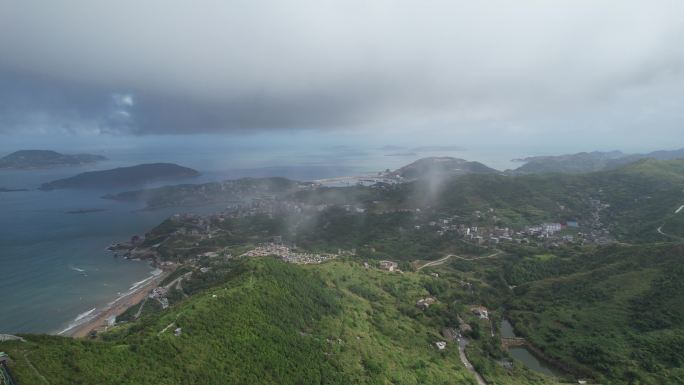 台州海边石塘蓝天白云大海