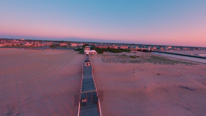 FPV穿越机无人机航拍海边日出沙滩海浪鸟