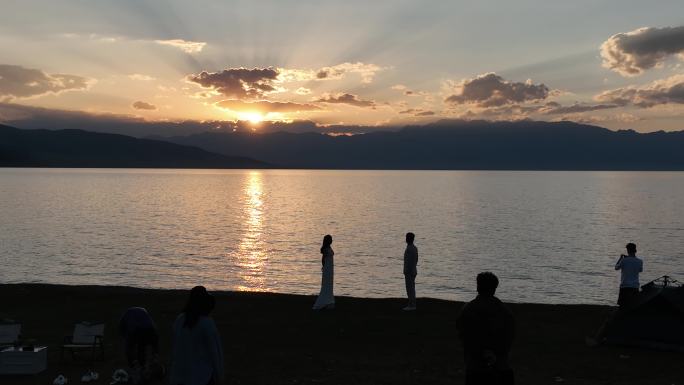 新疆赛里木湖日落航拍风景