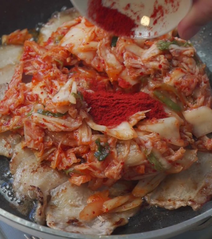 辣白菜五花肉溏心蛋韩式美食