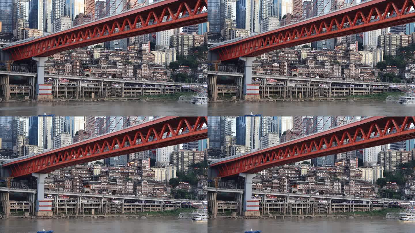 重庆洪崖洞前面的大桥和游轮延时视频