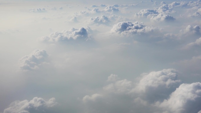 云海之上 壮观云层 航空乘客视角