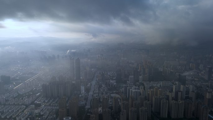 5K-昆明平流云拍摄，暴雨来临前的昆明