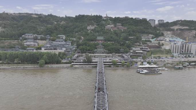 航拍视角甘肃兰州中山桥