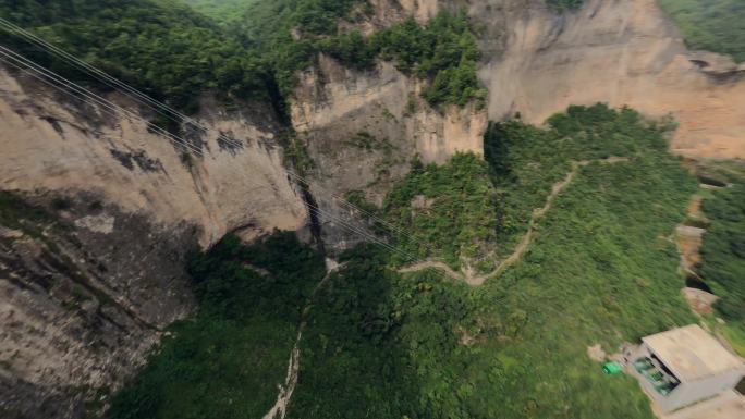 FPV拍摄八泉峡空中巴士