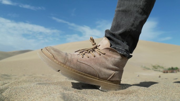 沙漠脚步