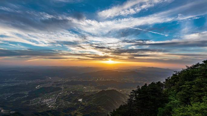 4K岳阳天岳幕阜山天岳之光云海航拍延时