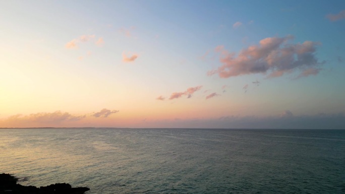 海岸线和加勒比海的鸟瞰图