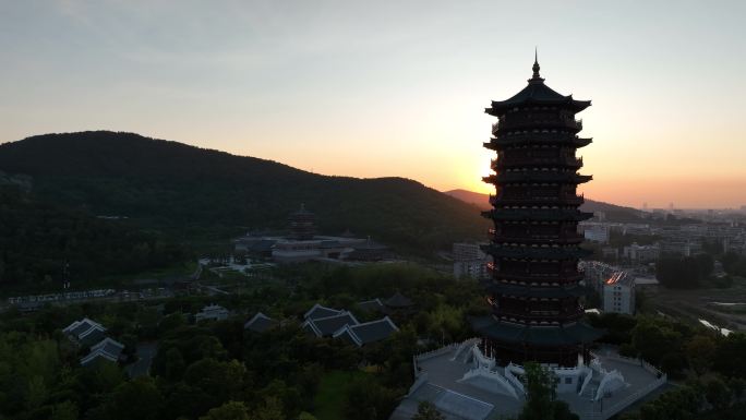 航拍襄阳岘首山岘首亭景点建筑城市旅游风光