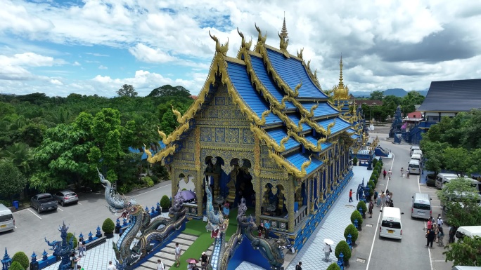 航拍泰国清莱蓝庙城市建筑风光