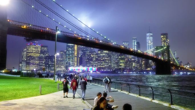 9/11纪念灯。纽约。