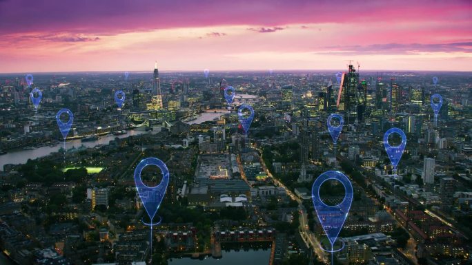 伦敦天际线的空中未来观。连接城市中的本地化图标。技术理念、数据通信、人工智能、物联网、智慧城市。蓝色