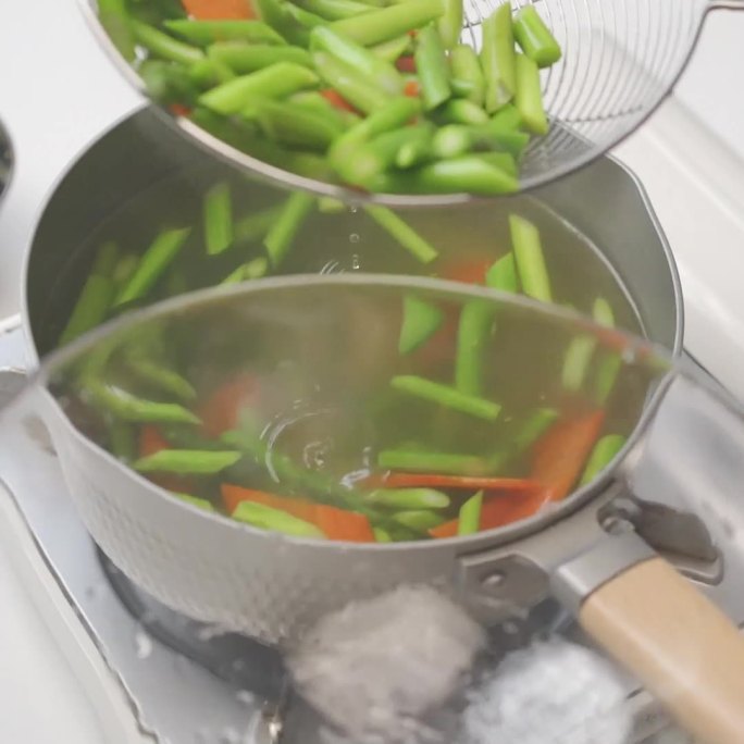 香煎鳕鱼芦笋黄油黑胡椒胡萝卜低卡减脂美食