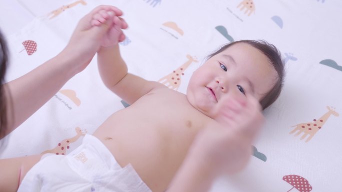 宝宝 婴儿 孩子 tvc 广告 宝宝镜头