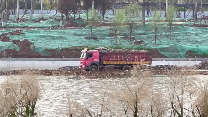 芦苇河流河道治运输车