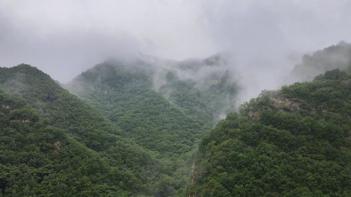 驼梁风景区   烟雾缭绕     航拍