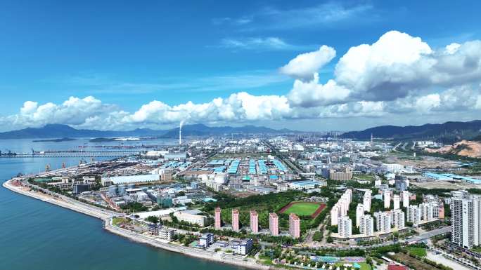 航拍广东惠州大亚湾石化工业工厂海岸线海景