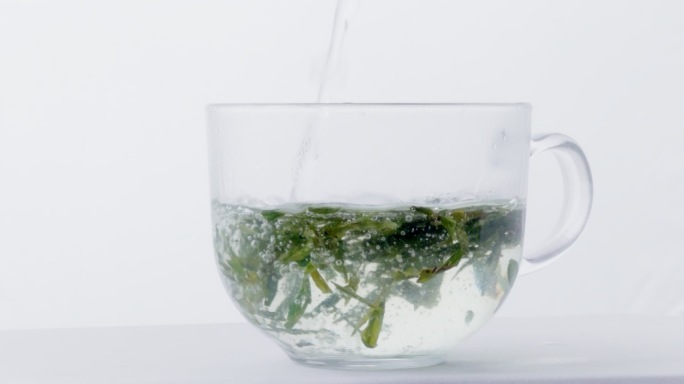 玻璃茶杯冲泡绿茶过程 多角度组镜