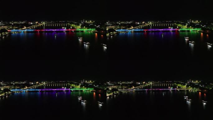张天桥横跨香水河和顺化市的夜晚，顺化省