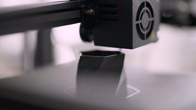 高科技机械设备在实验室3D打印