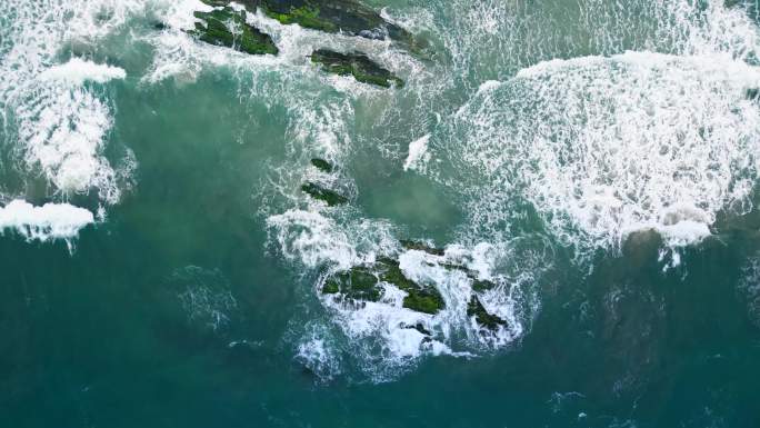 惠州黑排角大海礁石海浪升格上升慢镜头