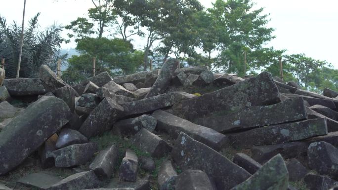 巨石遗址古农巴东，Cianjur，西爪哇，印度尼西亚