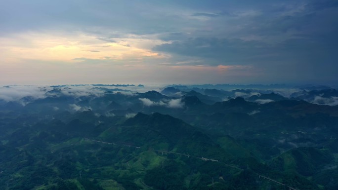 航拍云海大山山水画风景喀斯特地貌宣传片