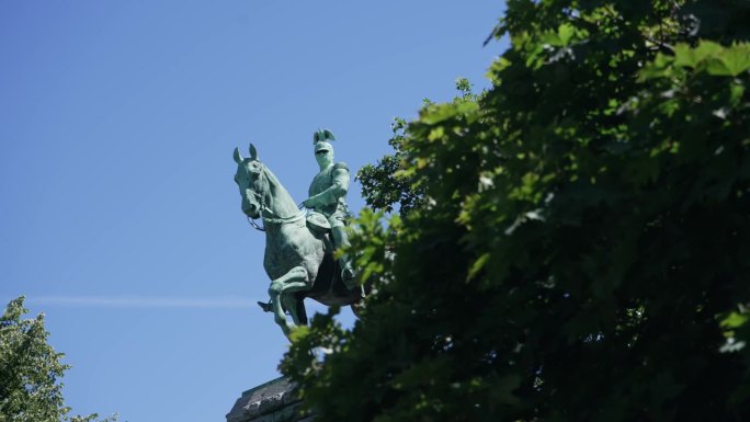 德国科隆霍亨索伦桥上的德皇威廉二世科隆马术雕像