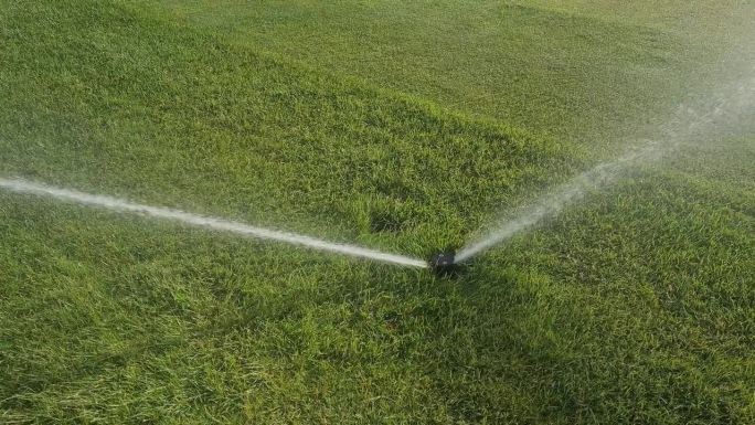 用于室外草坪养护的喷灌系统