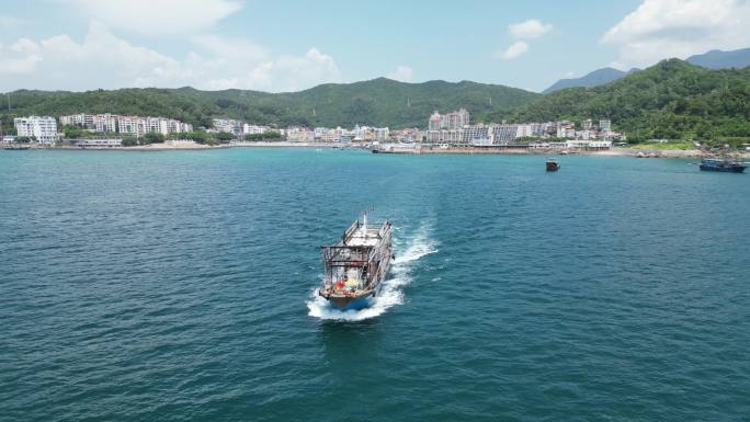 深圳双拥码头开渔节渔船出海捕鱼