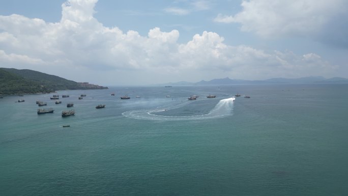 深圳双拥码头开渔节渔船出海捕鱼