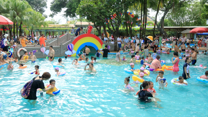儿童玩水戏水水上乐园