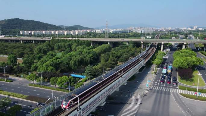 南京地铁2号线仙林航拍红色地铁