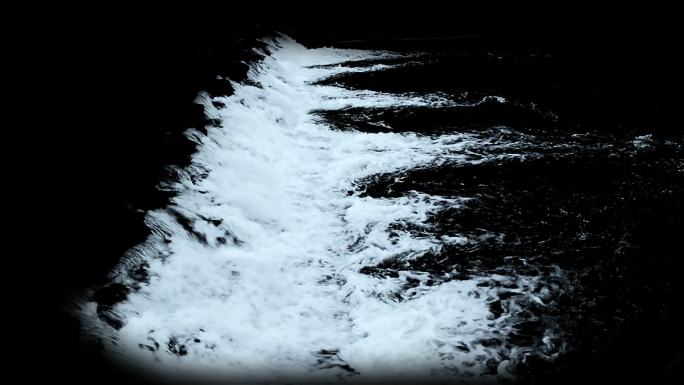 瀑布河流流水堤坝素材实拍带透明通道侧面拍