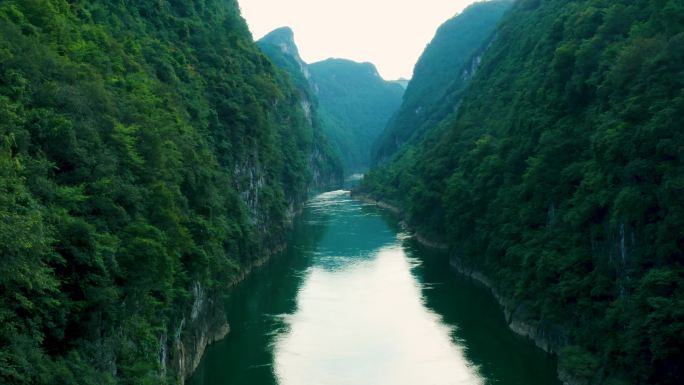 4K航拍山间峡谷清溪河流小河