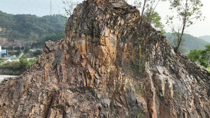 中山火炬开发区 烟筒山 山高人为峰 奇石